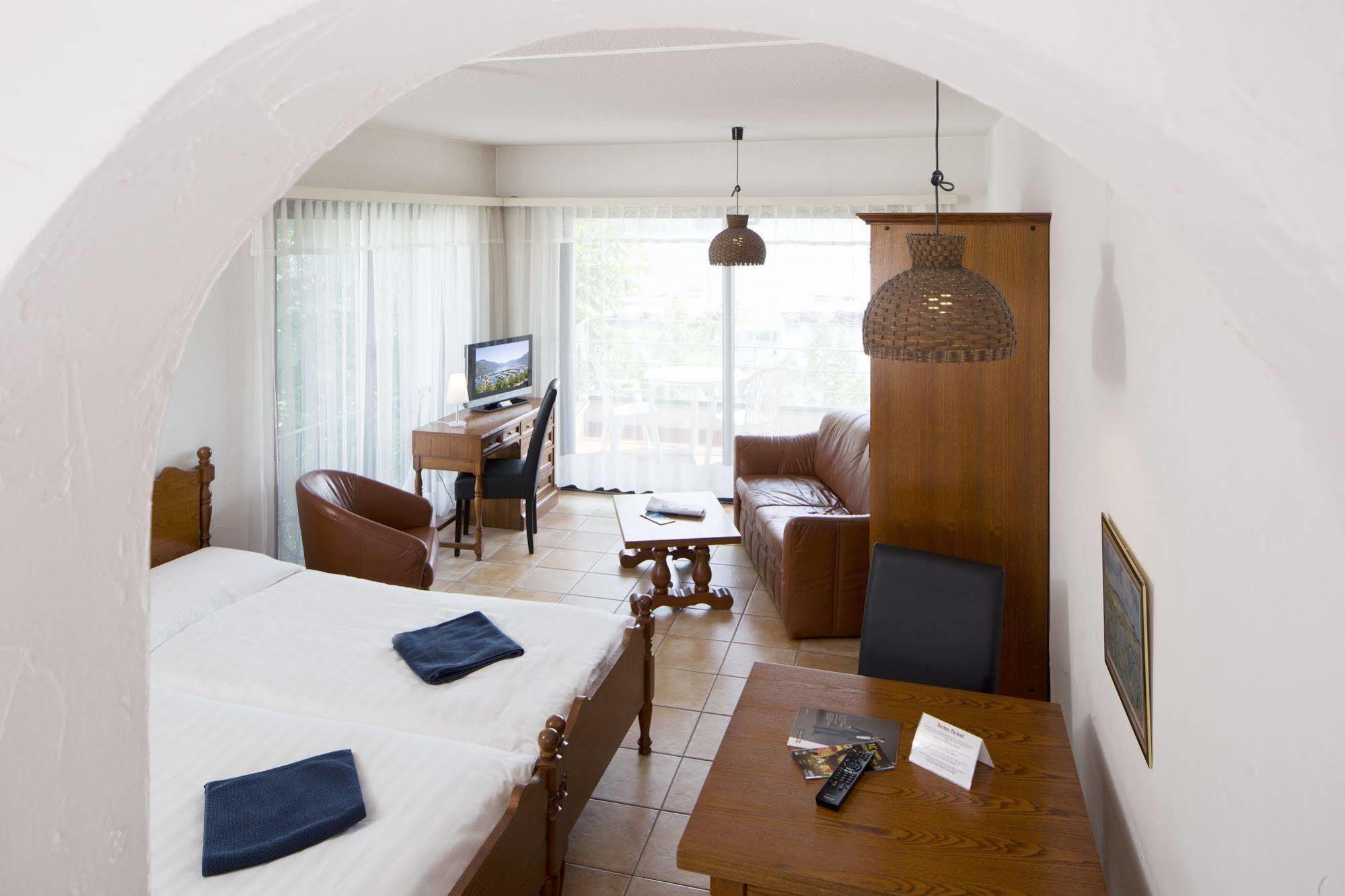 Aparthotel Al Lago 로카르노 외부 사진